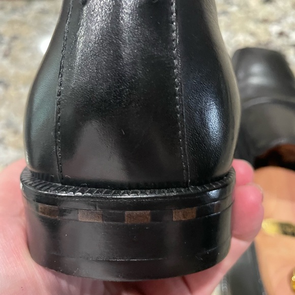 Elegant Louis Vuitton Black Loafers Size 7.5. Fits more like a 10 - Picture 7 of 10